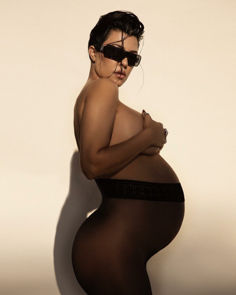 Kourtney Kardashian sexy