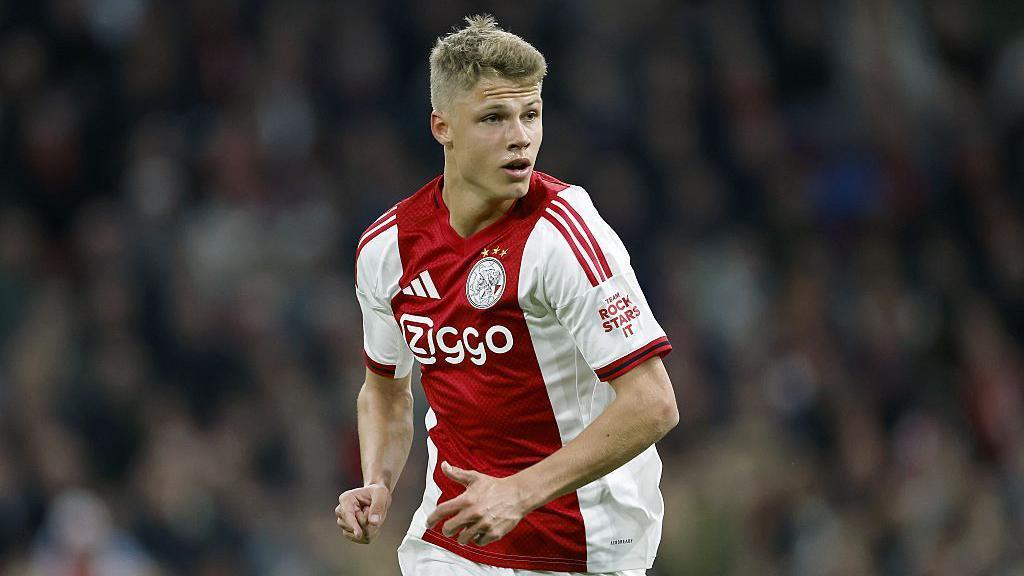Sports image related to Newcastle closing in on Sean Steur
