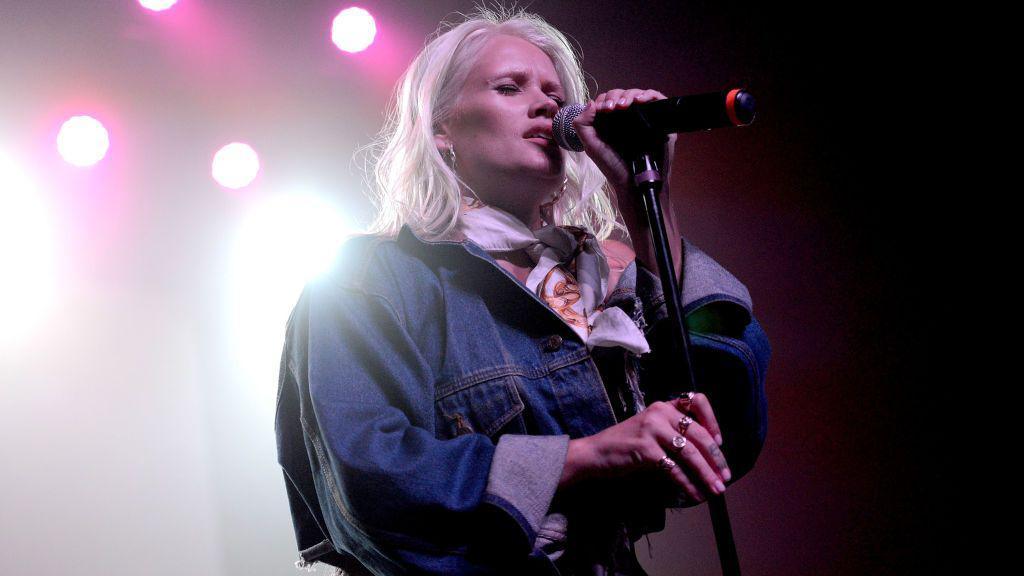 Latest News image related to Lauren Bennett dies aged 37, BBC reports